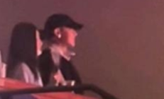黄子韬徐艺洋现身鹿晗演唱会 好友力挺引热议